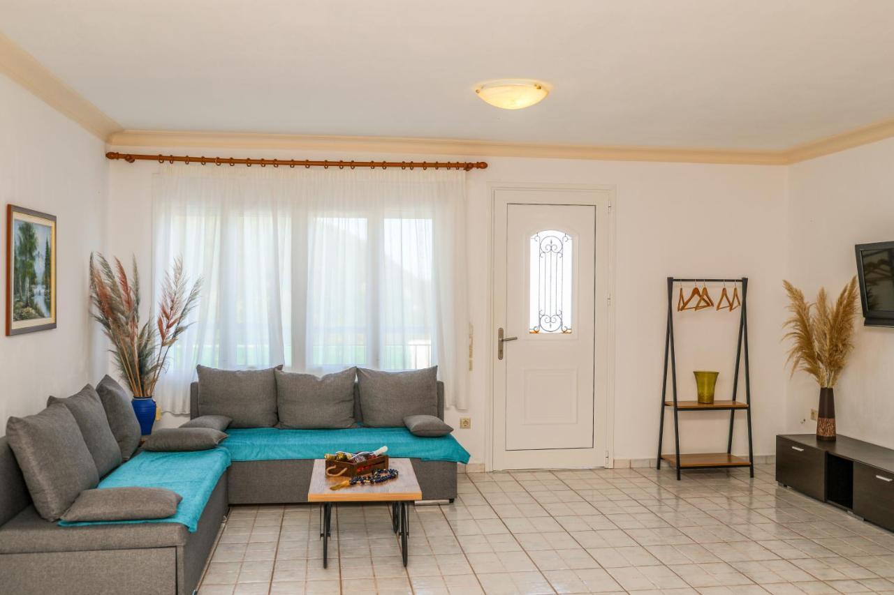 Villa Mitzelos Moni Evaggelistrias Exteriér fotografie